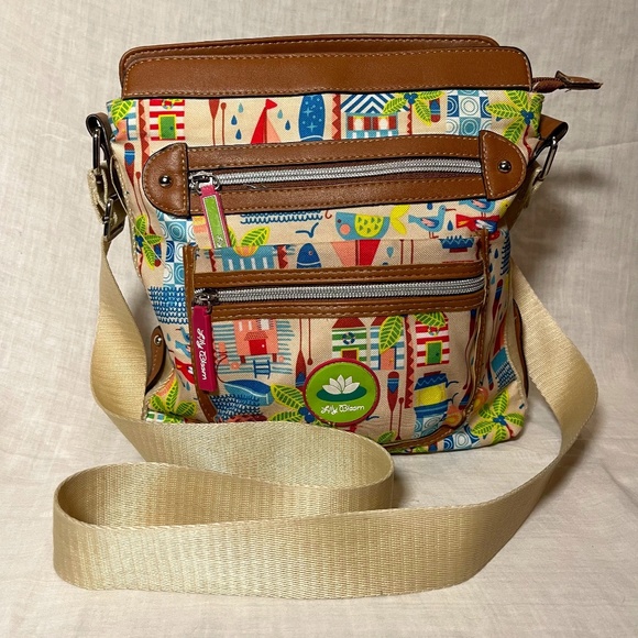 Fire Bloom Shade Large Travel Bag